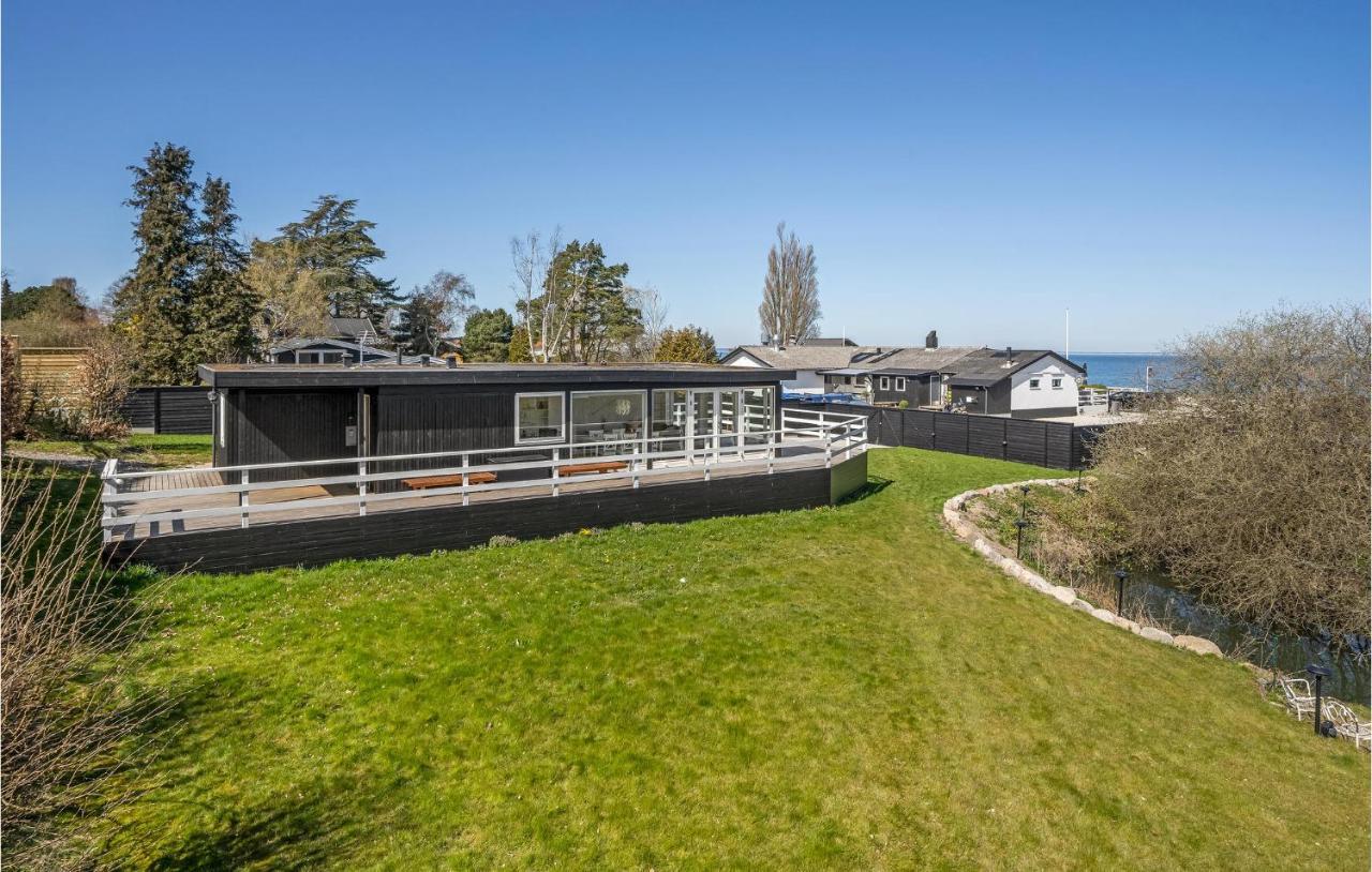 2 Bedroom Stunning Home In Strøby Ladeplads Exterior foto