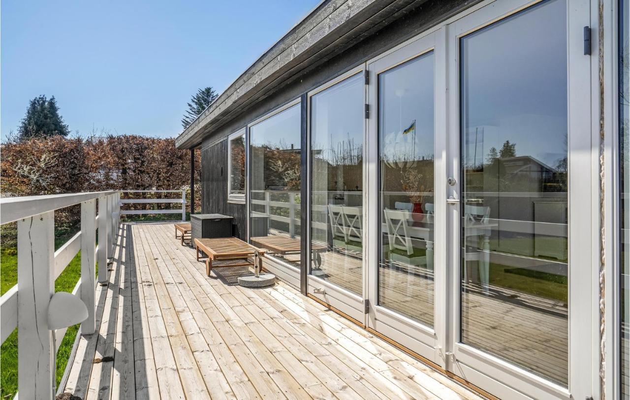 2 Bedroom Stunning Home In Strøby Ladeplads Exterior foto