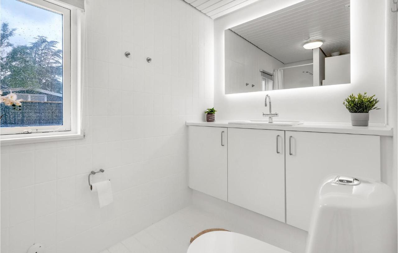 2 Bedroom Stunning Home In Strøby Ladeplads Exterior foto