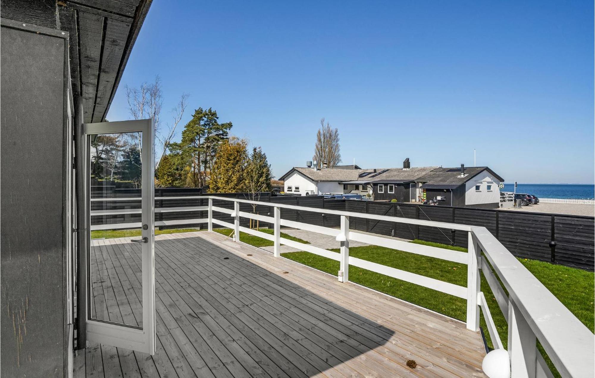 2 Bedroom Stunning Home In Strøby Ladeplads Exterior foto